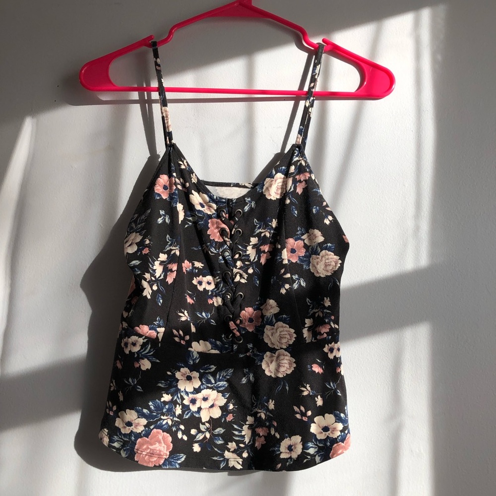 american eagle semi cropped tank top